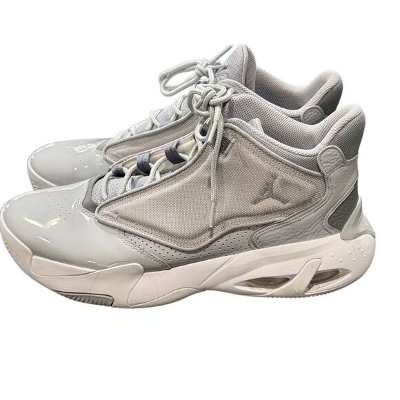 Jordan Max Aura 4. Gray. Size 13 - Picture 5 of 9